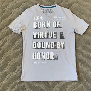 Express graphic v-neck T-shirt